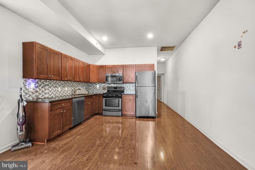 Foto principal - 1631 W Girard Ave