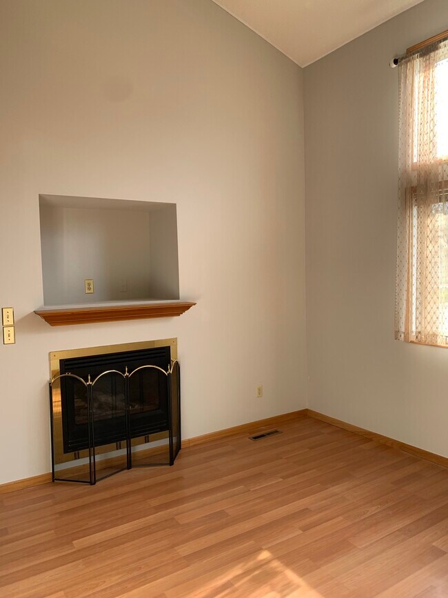 Building Photo - 679 Woodduck Dr