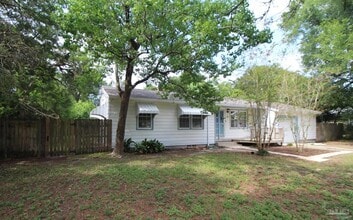 Building Photo - 9 Mandalay Dr