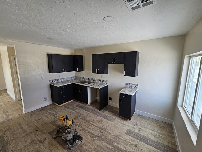 Building Photo - 261 S Moapa Valley Blvd