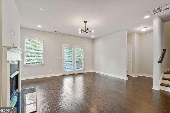 Foto del edificio - 327 Benson Manor Cir