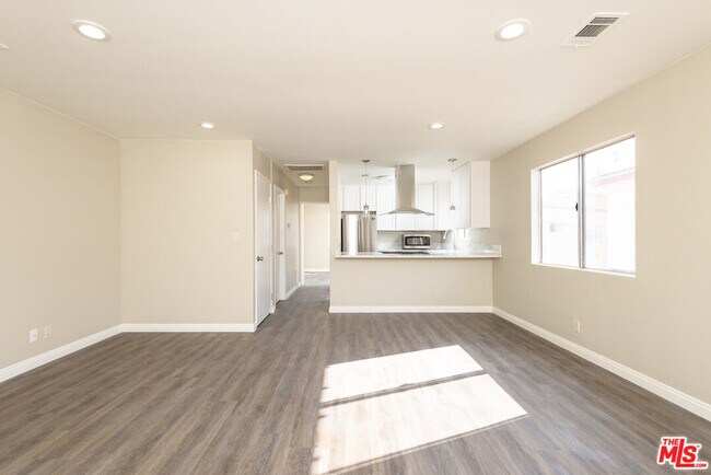 Foto del edificio - 1522 N Harvard Blvd