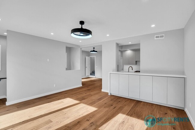 Foto del edificio - Sunnyside: Newly Renovated Single Family H...