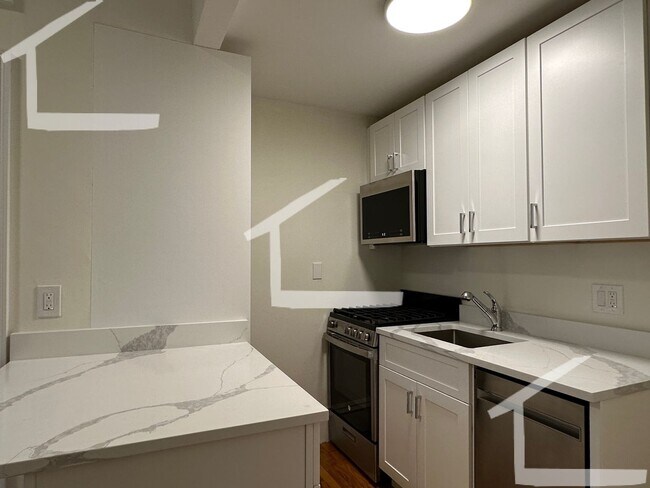 Building Photo - 88 Charles St