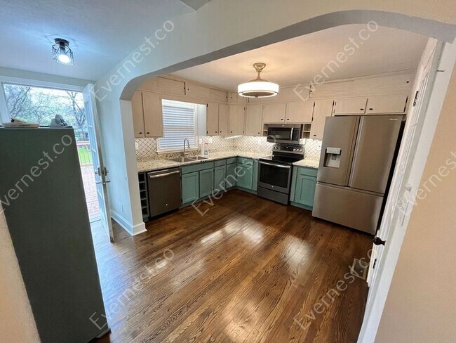 Building Photo - 3439 Alta Vista Dr