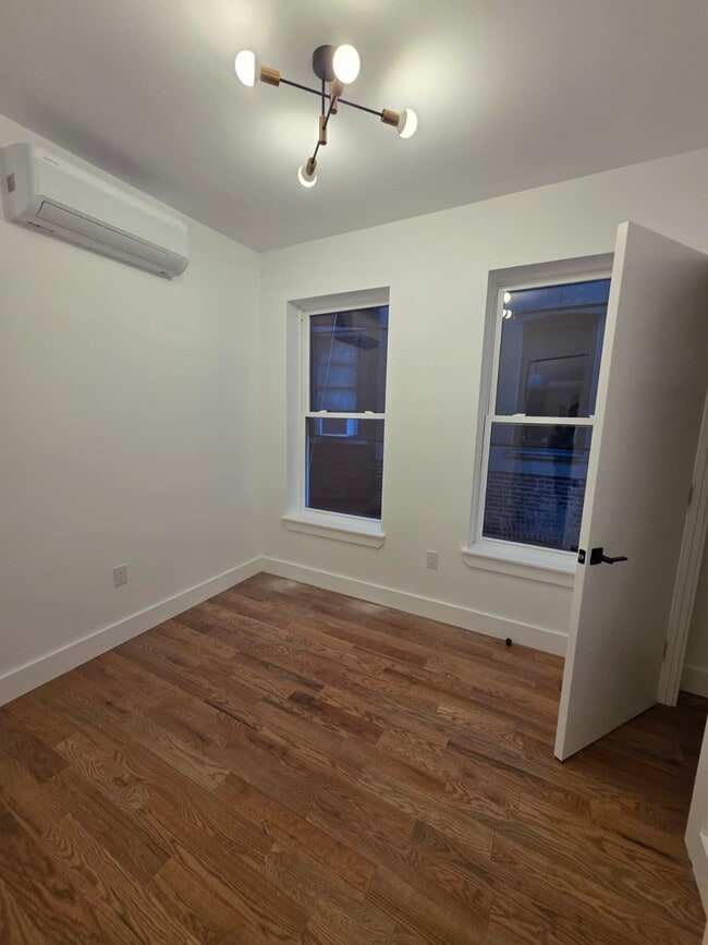 Foto del edificio - 286 Hawthorne Ave