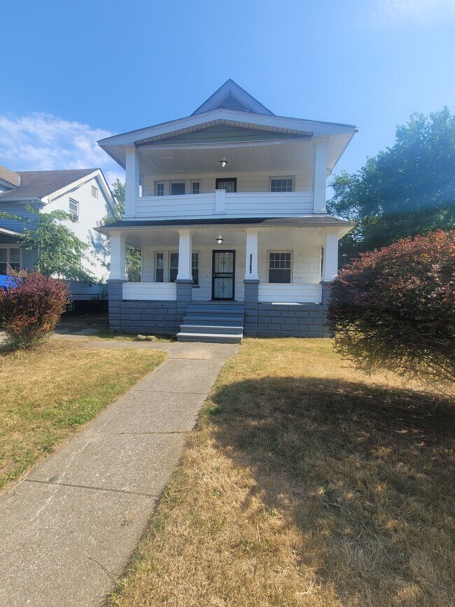 Foto del edificio - 13408 Bartlett Ave