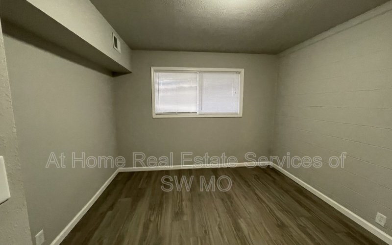 Building Photo - 930 S Campbell Ave