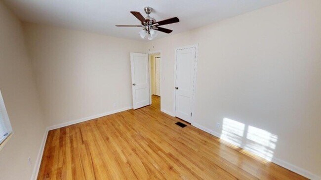 Building Photo - 2761 St Johns Ave