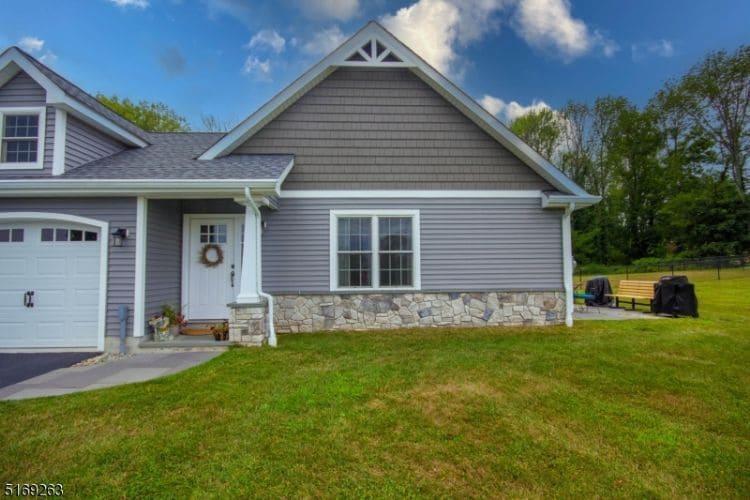 8 Alice Wy, Wantage, NJ 07461 Room for Rent in Wantage, NJ