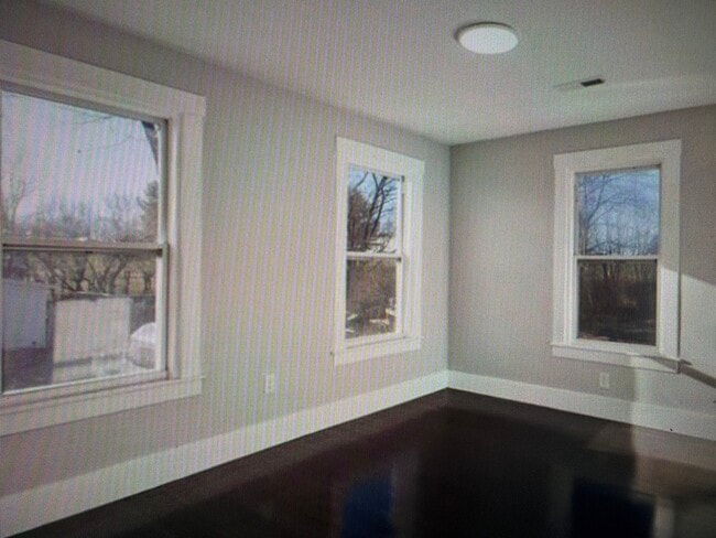 Building Photo - 35 Watch St