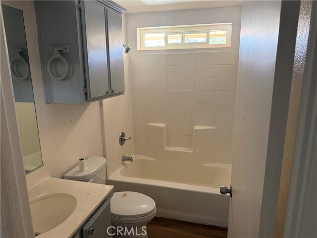 Foto del edificio - 381 Amador Rd