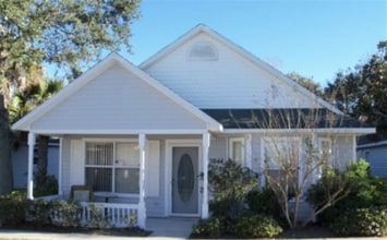 Building Photo - 3844 Town Square Blvd