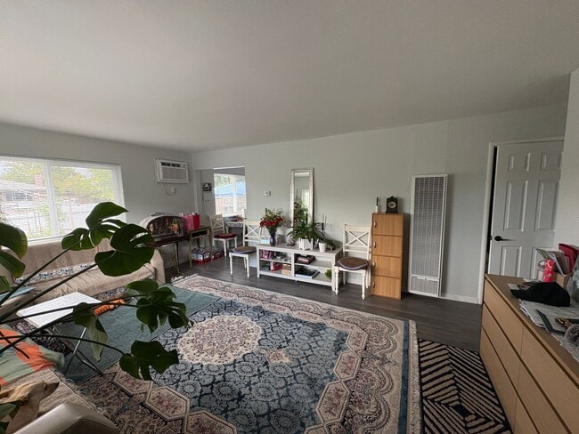 Foto del edificio - 5404 Gibbons Dr