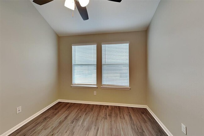 Building Photo - 18027 Hillock Glen Ln