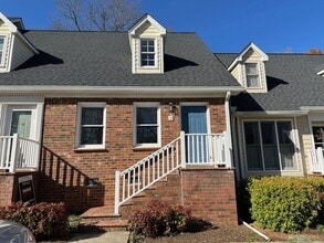 Building Photo - 1121 Sherwood Dr