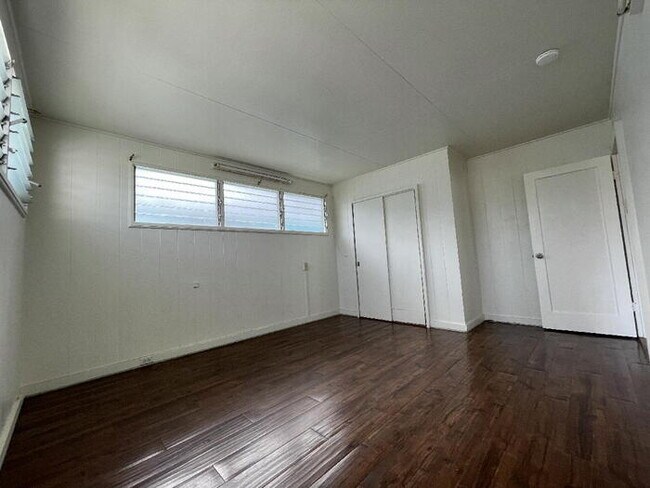 Building Photo - WAIKALUALOKO LP 4/2/2 W/D, storage