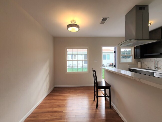 Building Photo - 4033 Violet St