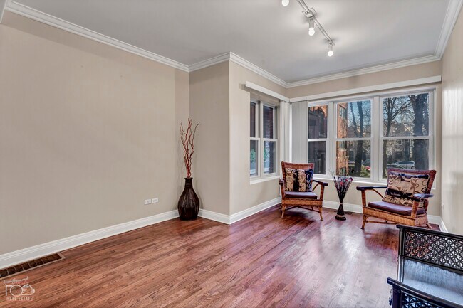 Foto del edificio - 6618 N Ashland Ave