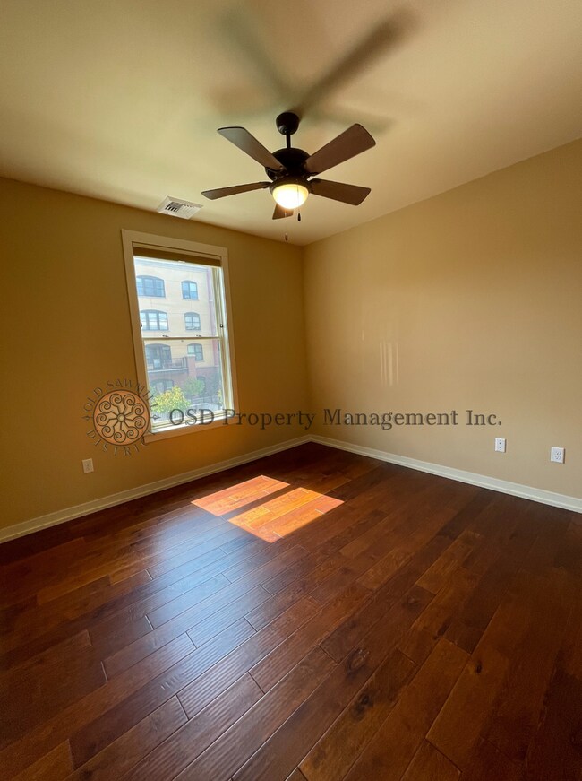 Building Photo - Polleys Square Luxury Condo For Rent