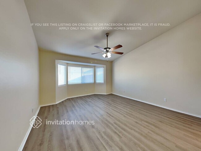 Foto del edificio - 10760 W Elm Ln