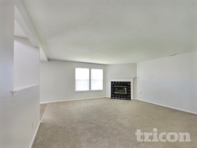 Foto del edificio - 5753 N Jamestown Dr