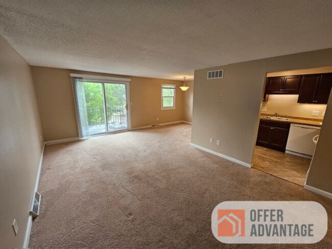Building Photo - 137 Creekside Dr