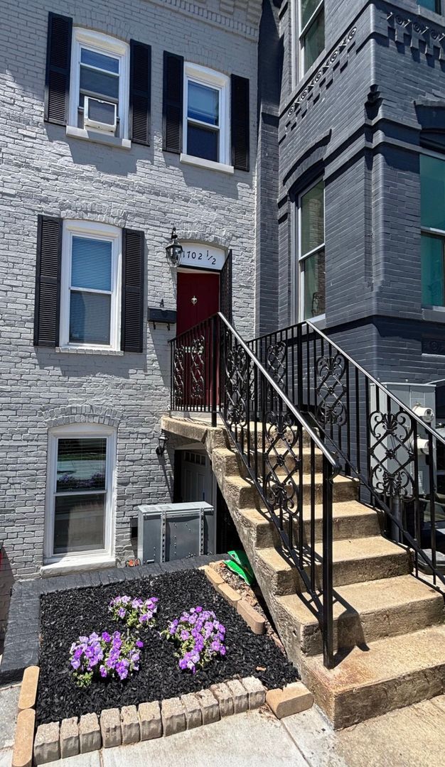 Building Photo - 1702 1/2 10th St NW