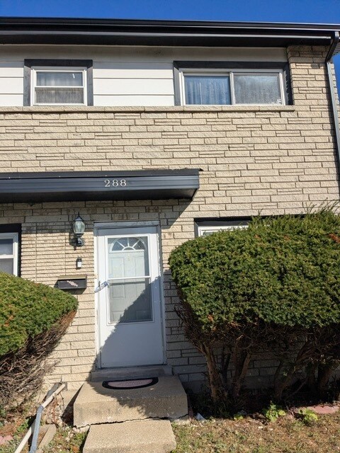 Primary Photo - 288 Dover Ln