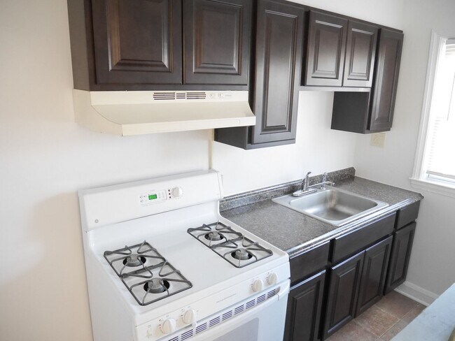 Building Photo - 3 Bedroom Home- Baltimore, MD