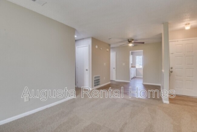 Building Photo - 2820A Thomas Lane