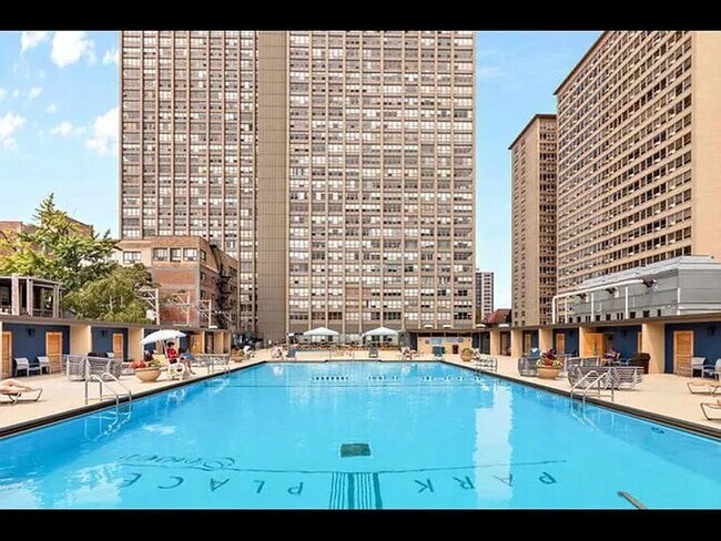 Foto del edificio - 655 W Irving Park Rd