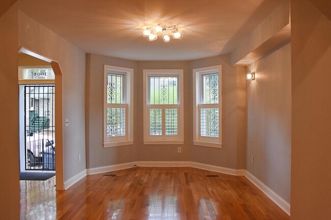 Living room - 1004 Euclid St NW