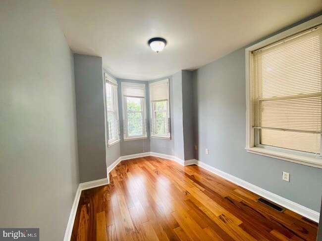 Foto del edificio - 1704 N Sydenham St