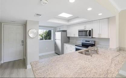 Building Photo - 152 Cypress Way E
