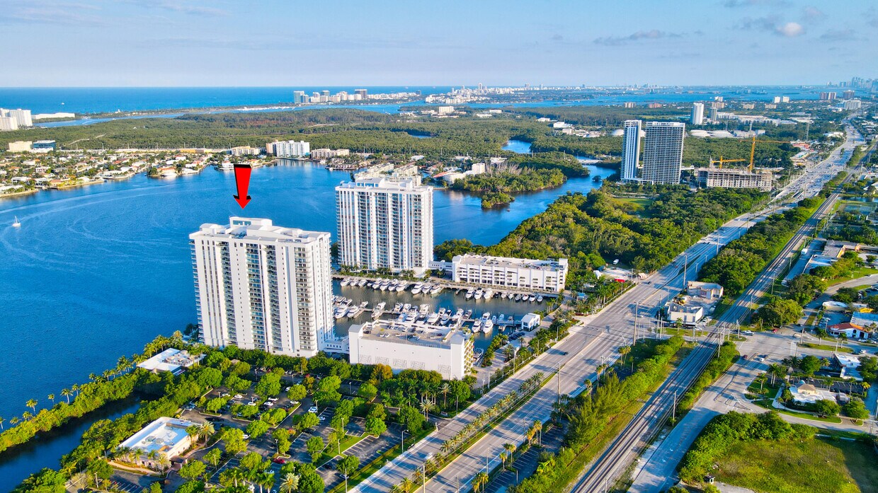 Primary Photo - 17301 Biscayne Blvd