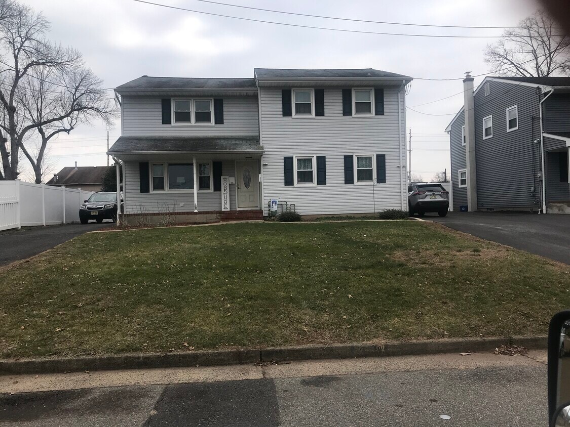 424 Voorhees Ave, Middlesex, NJ 08846 Townhome Rentals in Middlesex