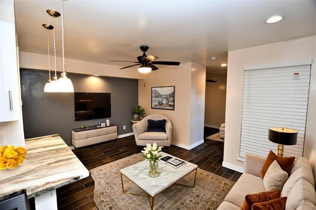 Foto del edificio - 9821 Walnut St