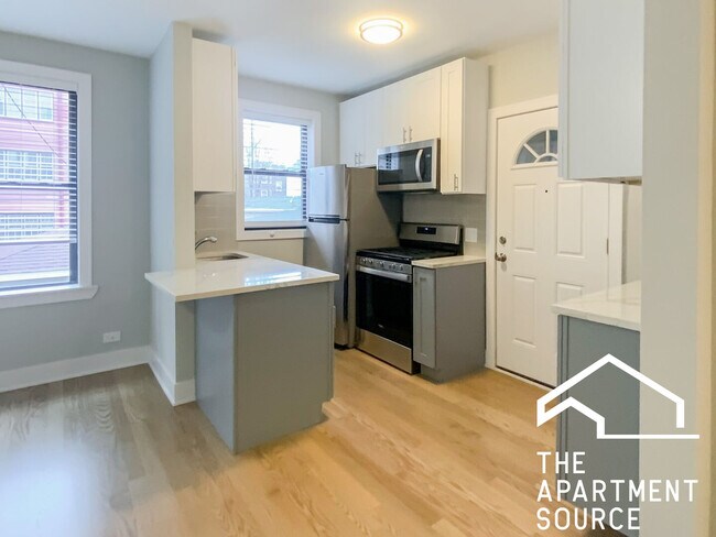 Foto del edificio - 3620 N Marshfield Ave