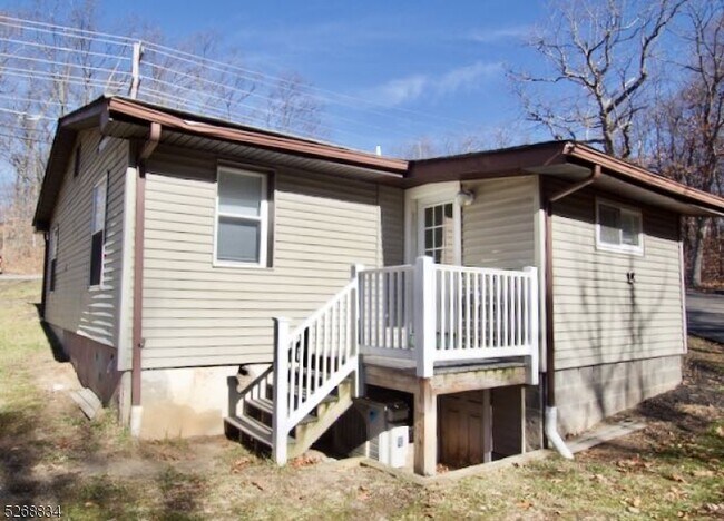 Foto del edificio - 53 Libertyville Rd