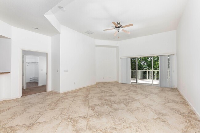 Building Photo - 3569 SW Sawgrass Villas Dr