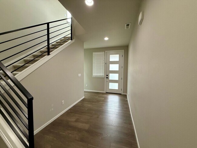 Building Photo - Renton Home