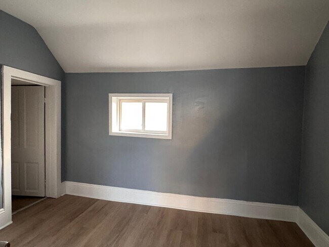 Building Photo - 4001 E 74th St