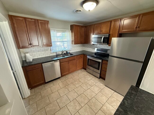Building Photo - 2023 Clays Mill Rd