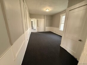 Building Photo - 491 Emslie St