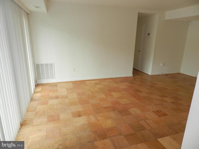 Foto del edificio - 3801 St Barnabas Rd