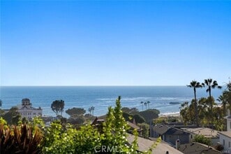 Building Photo - 557 Blumont St