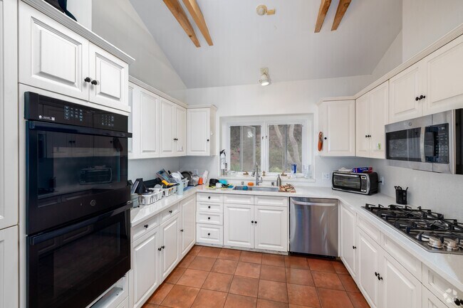 Cocina - The Arroyo House Student Living.