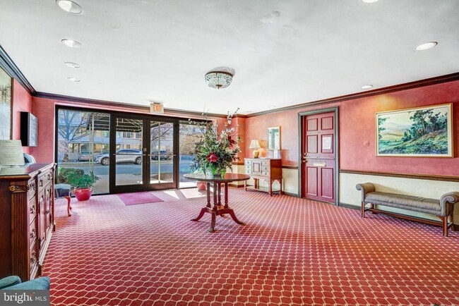 Building Photo - 1200 S Arlington Ridge Rd