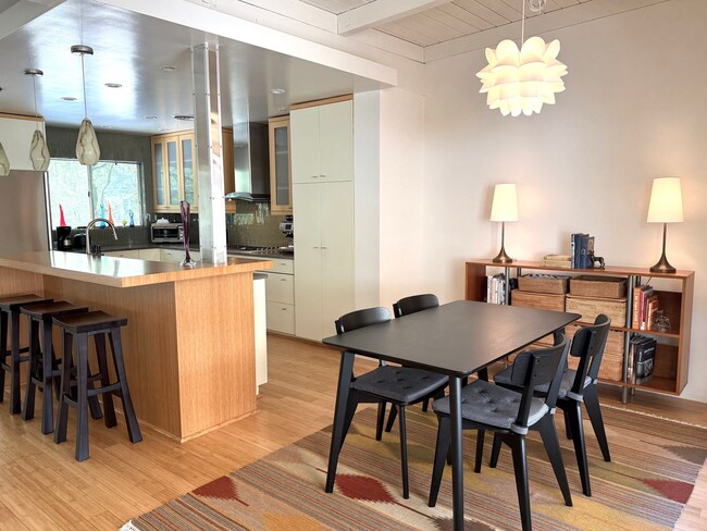 Building Photo - Charming Hollywood Hills–Adjacent 2BR Home w/ Garage | Prime 90046 Location